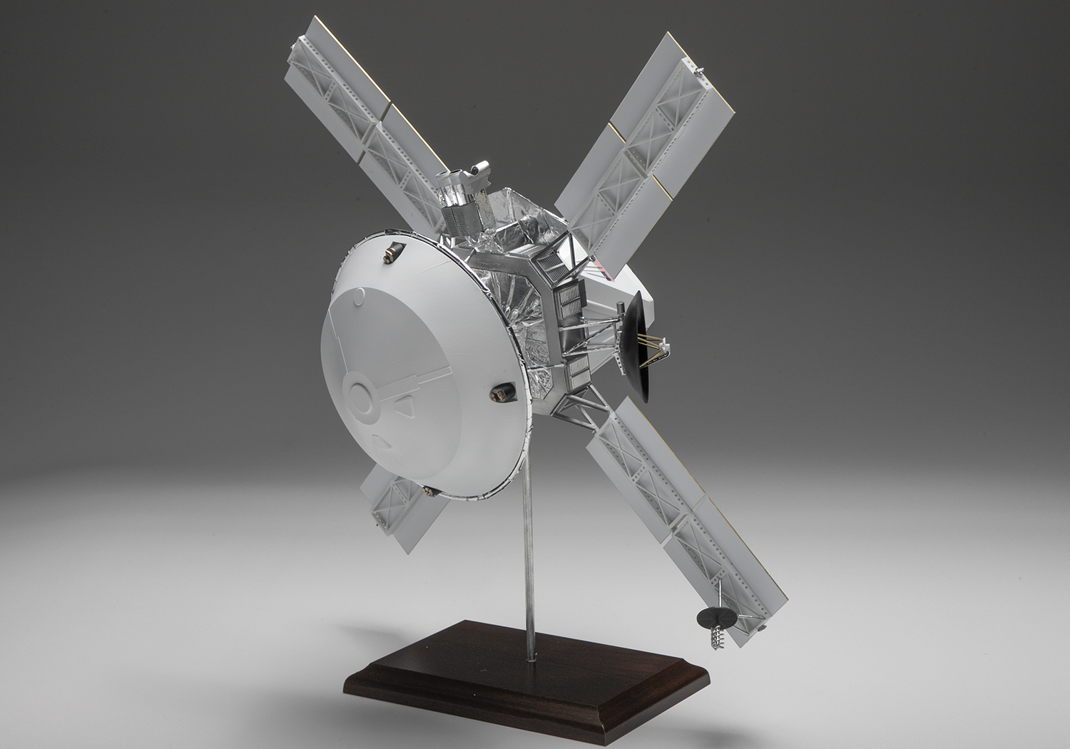 1/24 Viking Orbiter — RealSpace Models